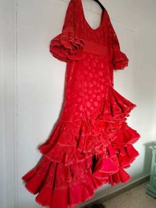 Traje Flamenca color coral 

