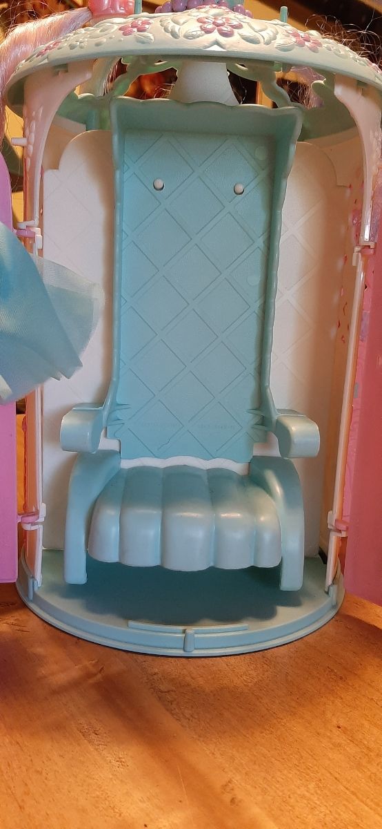 Trono di Bellezza Lady Lovely Locks interno verde