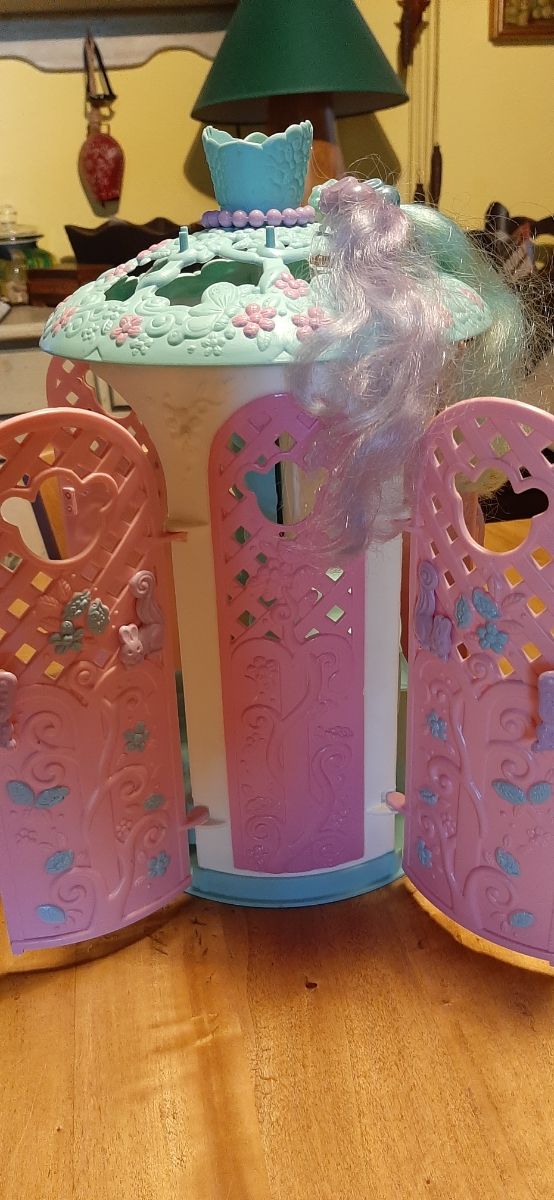 Trono di Bellezza Lady Lovely Locks interno verde