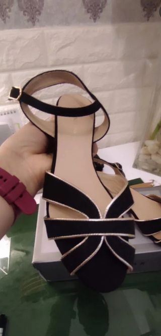 Sandalias negras tacón bajo 37