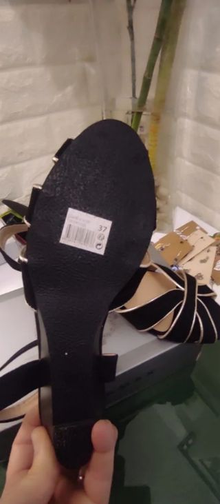 Sandalias negras tacón bajo 37
