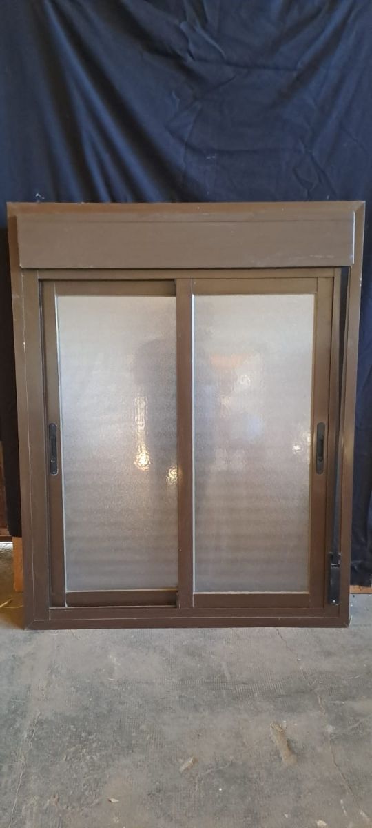 Dos Ventanas de aluminio marrones