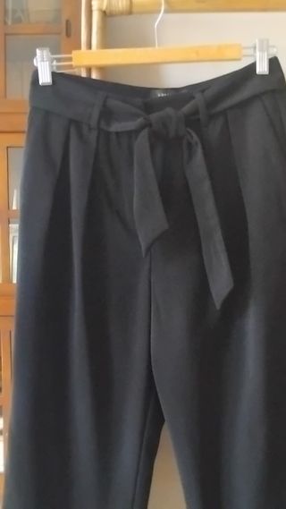 Pantalón negro pinzas cinturon