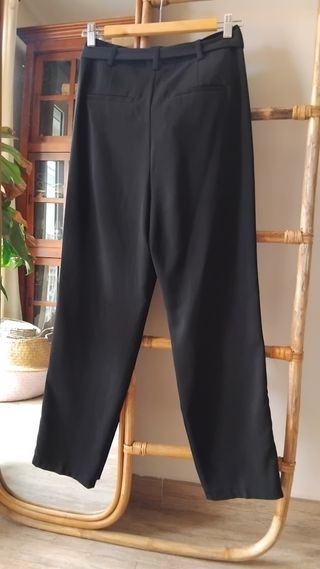 Pantalón negro pinzas cinturon