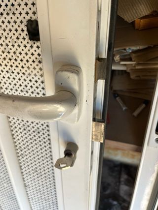 Puerta aluminio acceso - Blanca