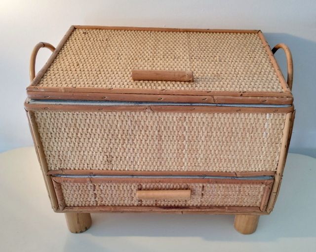 Costurero vintage mimbre