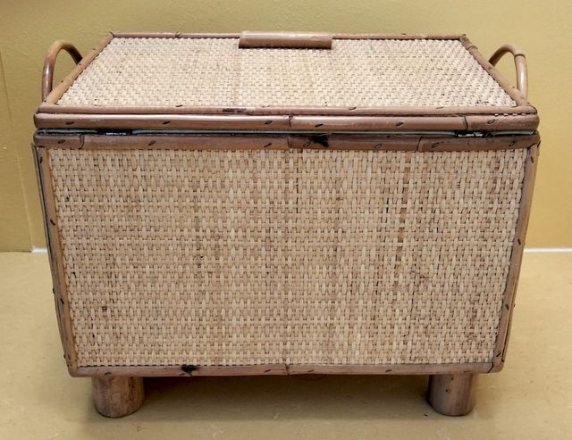 Costurero vintage mimbre