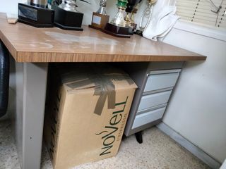 Mesa escritorio madera metal