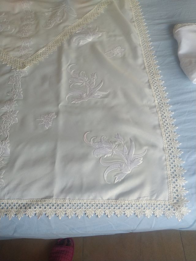 Manteleta Fallera Bordada - Blanca