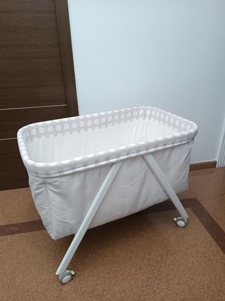 Minicuna bebé gris