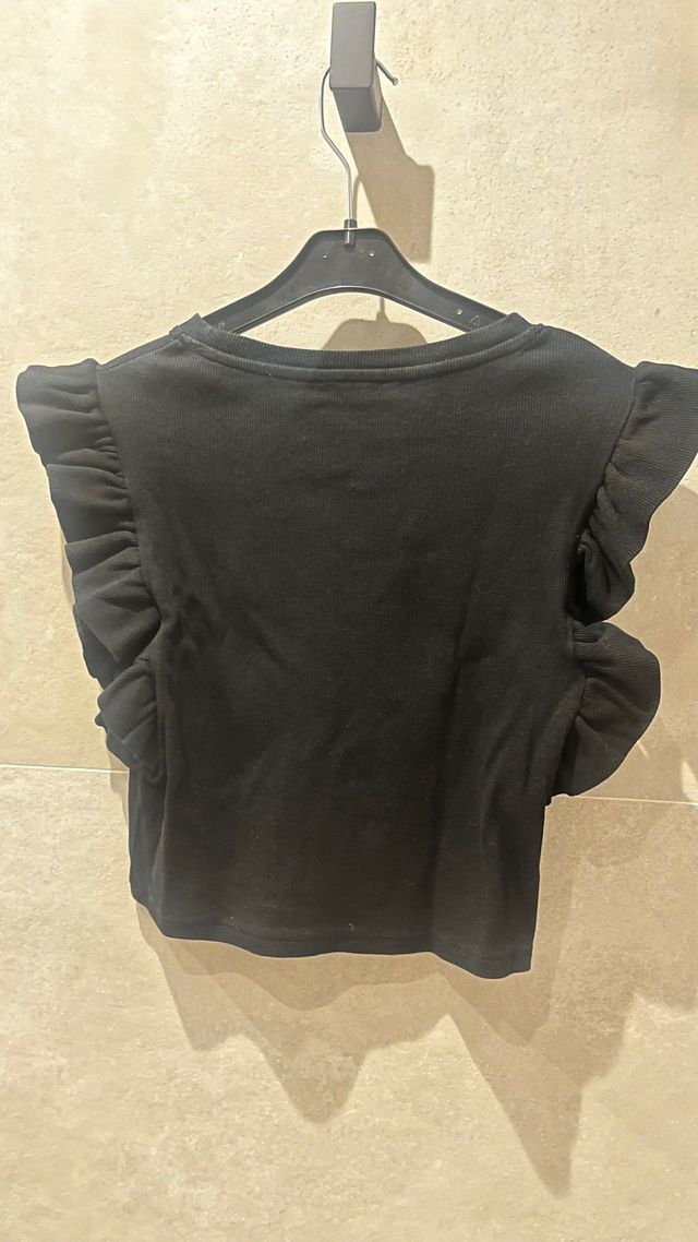Top crop Zara negro - volantes