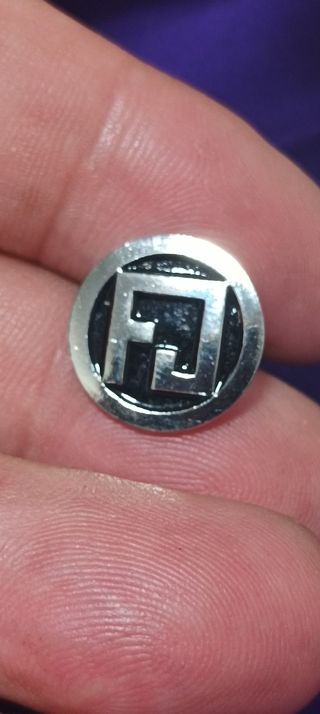 Pin Fet-Jons