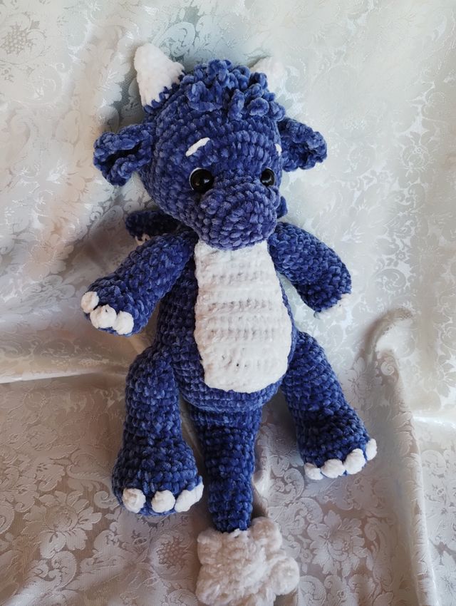 Drago amigurumi blu uncinetto