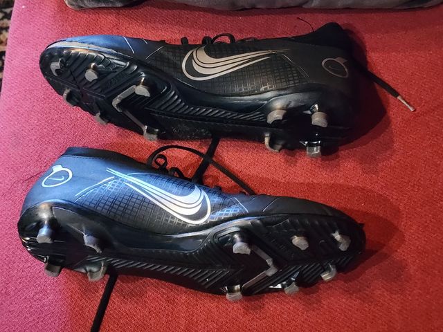 Botas fútbol Nike - Talla 44
