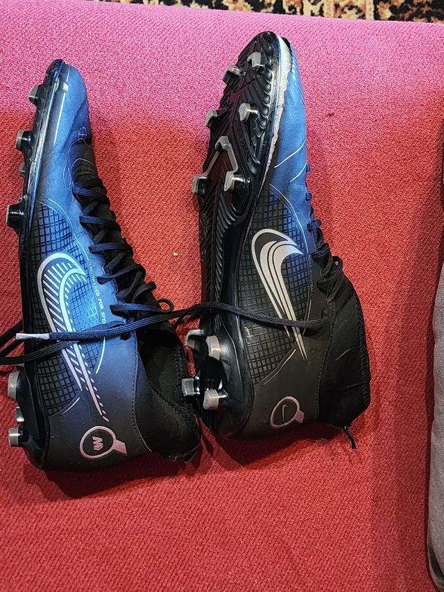 Botas fútbol Nike - Talla 44