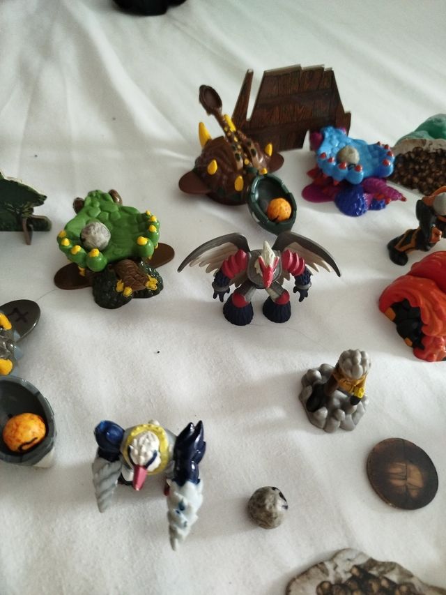 Lote de 14 Muñecos Bakugan