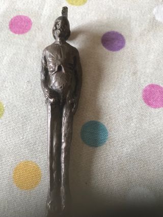 Abrecartas antiguo. Figura romana