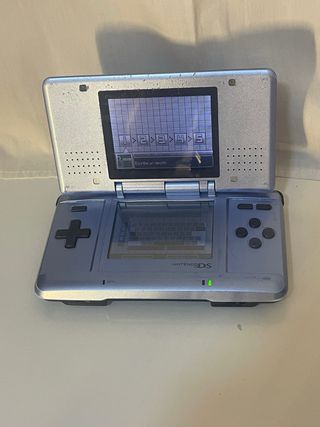 Nintendo DS Plata - Consola Portátil