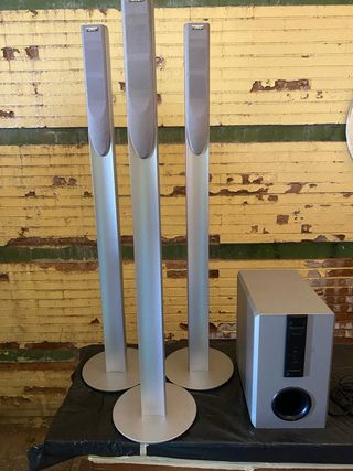 Sistema de sonido JVC - 3 torres + subwoofer
