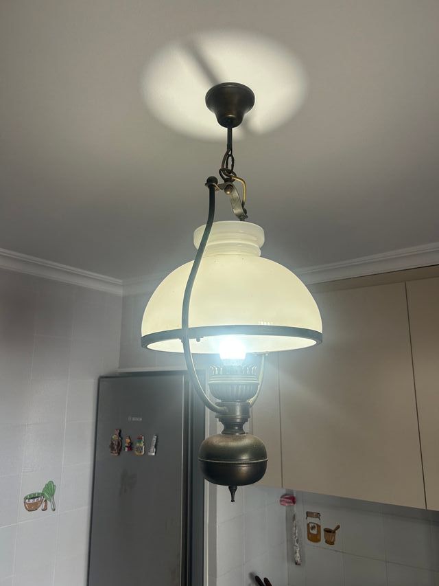Lámpara de techo antigua Quinqué