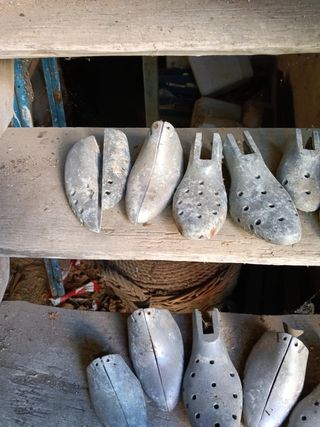 12 stampi scarpe vintage