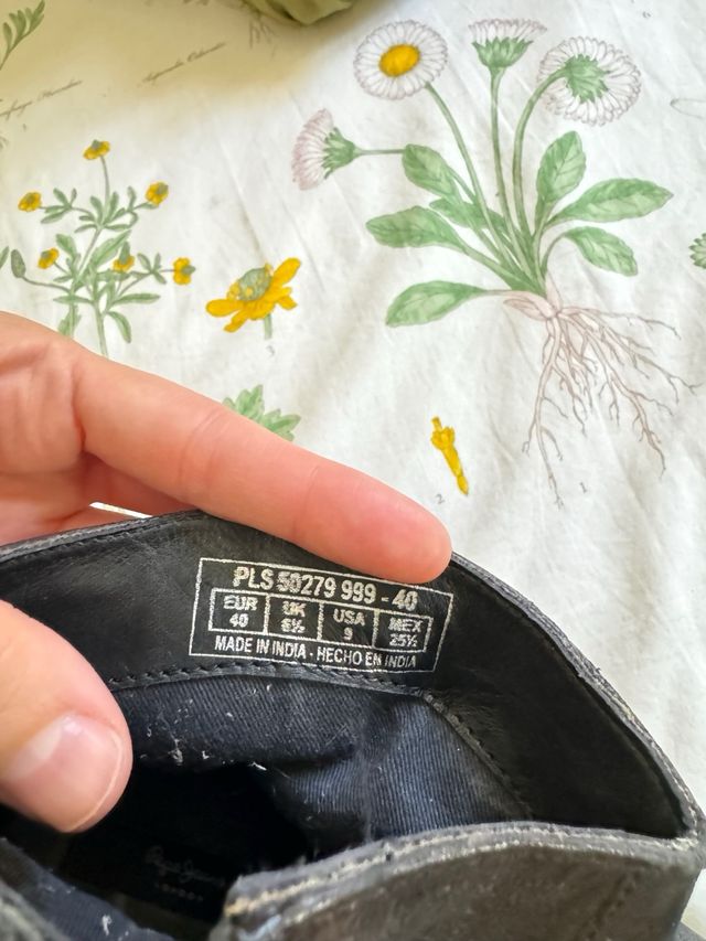 Botas pretas de pele Pepe Jeans 39, chamas dourado