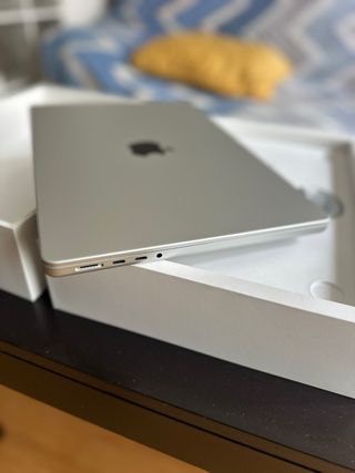 MacBook Pro Apple M3 8 Núcleos - 8GB/1TB SSD GPU10