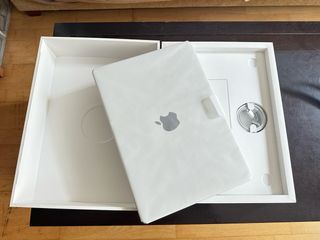 MacBook Pro Apple M3 8 Núcleos - 8GB/1TB SSD GPU10
