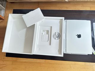 MacBook Pro Apple M3 8 Núcleos - 8GB/1TB SSD GPU10