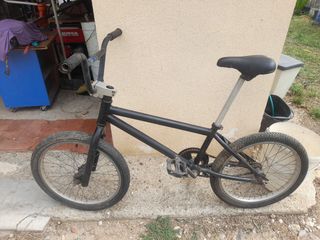 Bicicleta BMX negra