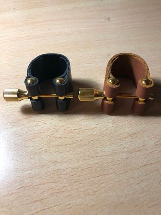 Abrazadera de cuero para Clarinete Sib