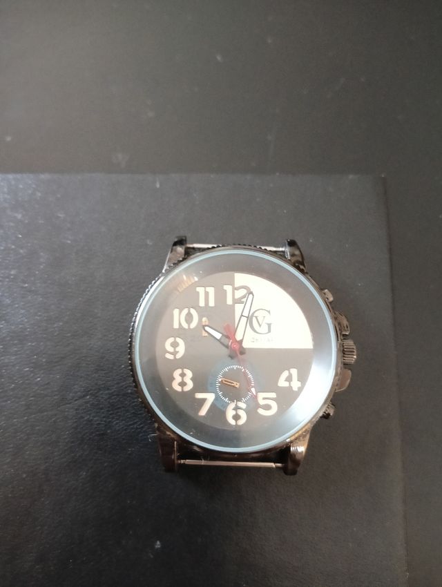 Reloj negro elegante