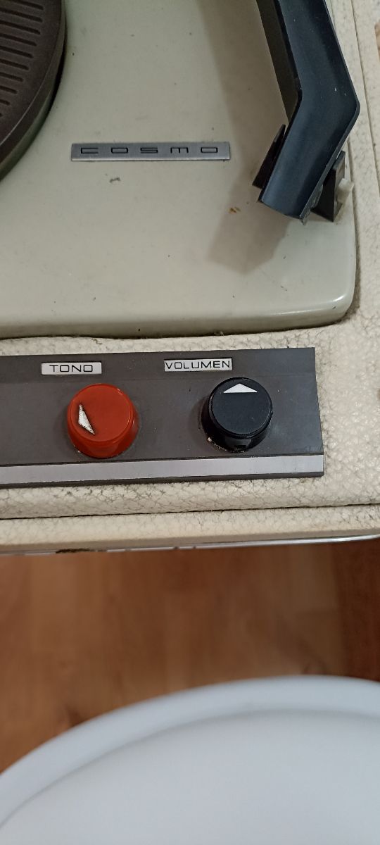 Tocadiscos COSMO vintage