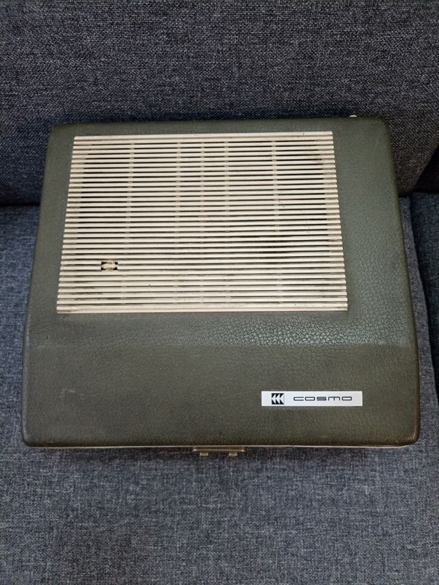 Tocadiscos COSMO vintage