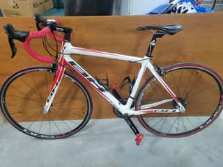 Bicicleta Carretera Carbono BH Speedrom 7.0