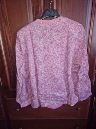 Blusa rosa e viola a fiori