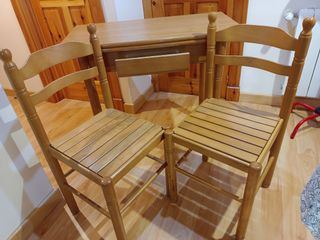 Mesa madera + 2 sillas