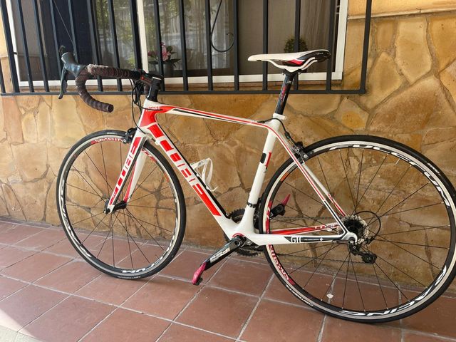 Bicicleta carretera CUBE AGREE