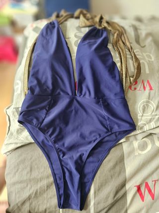 Bañador azul y dorado sexy