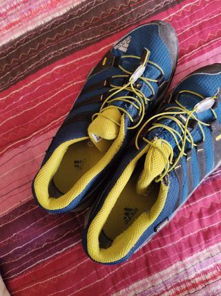 Zapatillas Adidas Terrex niños talla 38