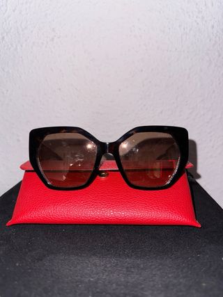 Gafas sol Guess - negras y marrones