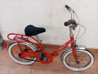 Bicicleta infantil de 14 pulgadas A. DELAS roja