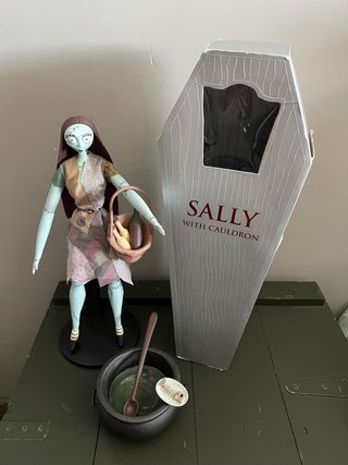 Figura Sally With Cauldron Disney 