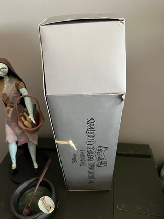 Figura Sally With Cauldron Disney 