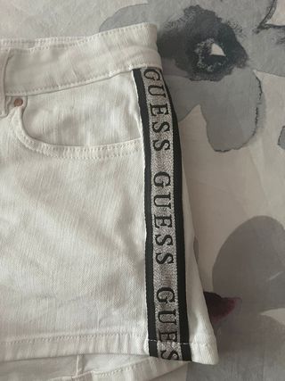 Shorts Guess blancos mujer