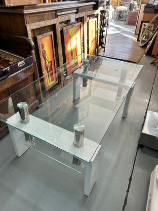 Mesa de centro de cristal y metal
