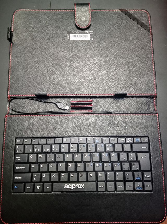 Funda con teclado para tablet
