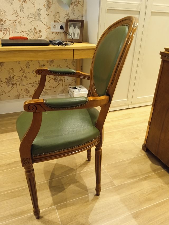 Silla y  escritorio vintage - madera y cuero