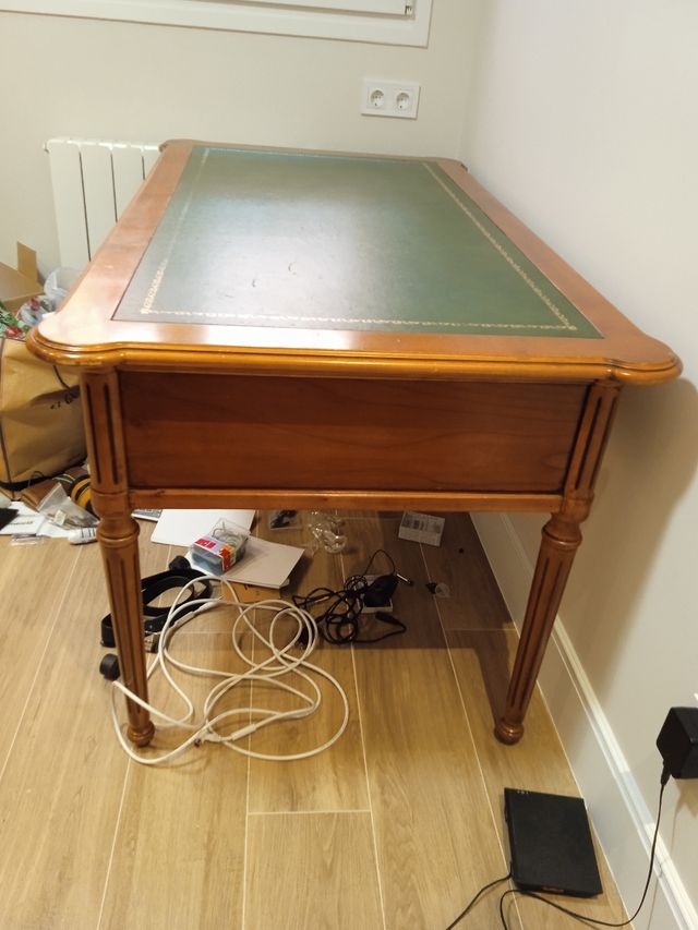 Silla y  escritorio vintage - madera y cuero