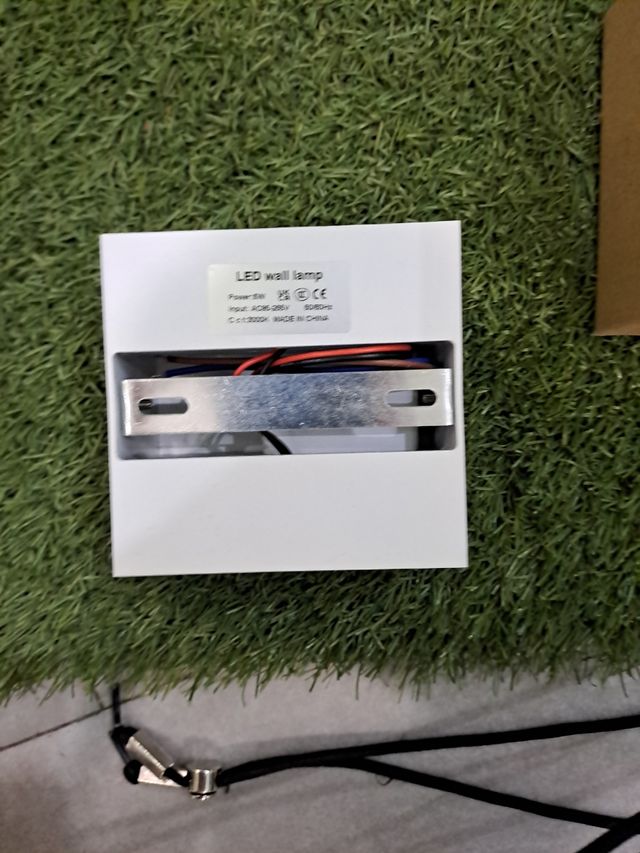 Lampara LED OYAJIA blanca